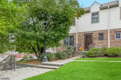 101 E Oak St B8 #B8, Oakland, NJ 07436