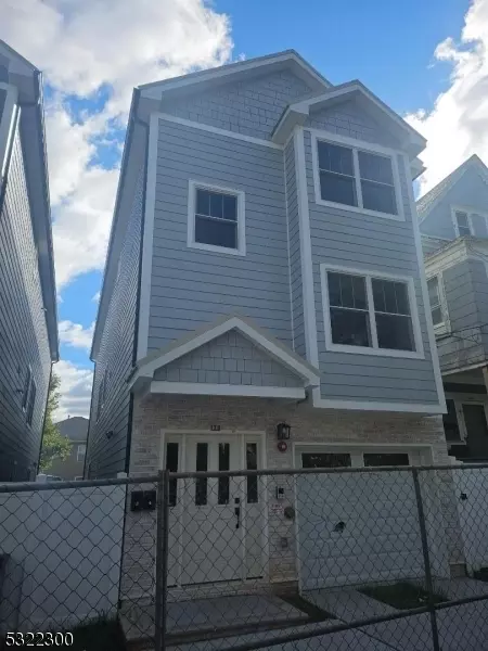 157 Camden St, Newark, NJ 07103