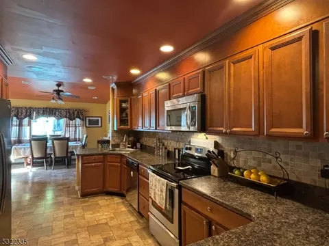 245 Spring Valley Rd, Paramus, NJ 07652 photo 11