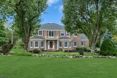 8 Fox Hollow Way, Green Twp, NJ 07821