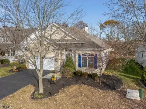21 Vinson Dr, Flemington, NJ 08822