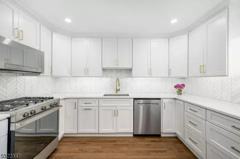 38 Park St 13-a #A, Florham Park, NJ 07932