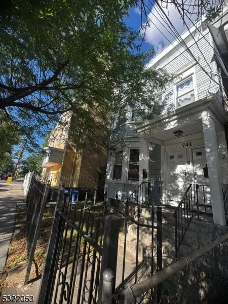 741 Summer Ave, Newark, NJ 07104