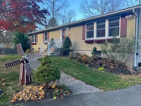 10 Oriole Rd, Jefferson, NJ 07438