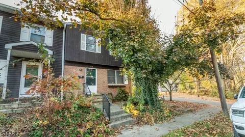 68 Front St, Belvidere, NJ 07823