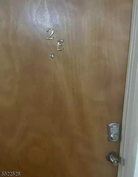 712 N Broad St #2E, Elizabeth, NJ 07208