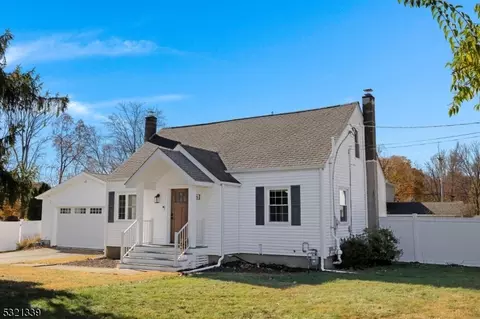6 Sunset Dr, Mount Olive, NJ 07828