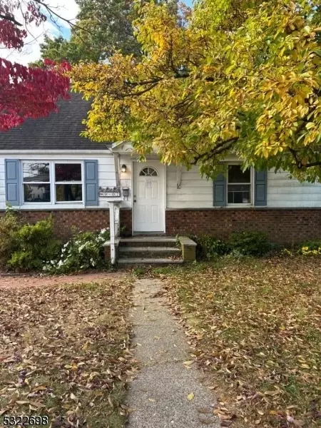 9-02 Mansfield Dr, Fair Lawn, NJ 07410