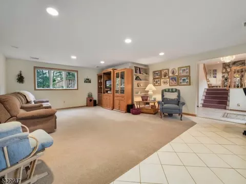 39 Braemar Dr, Wayne, NJ 07470 photo 5