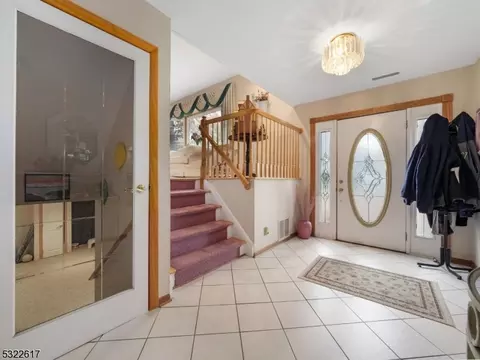 39 Braemar Dr, Wayne, NJ 07470 photo 4