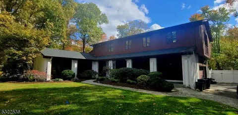 18 Arden Rd, Denville, NJ 07834