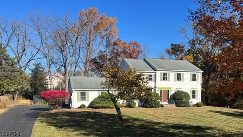 21 Sleepy Hollow Dr, Flemington, NJ 08822
