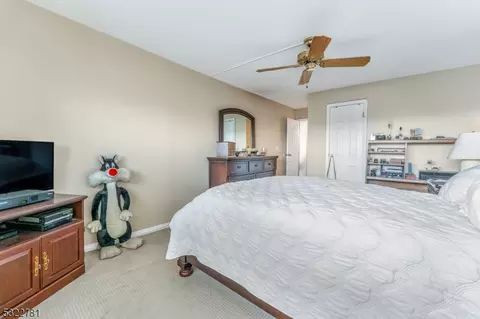 235 Prospect Ave #8E, Hackensack, NJ 07601 photo 17