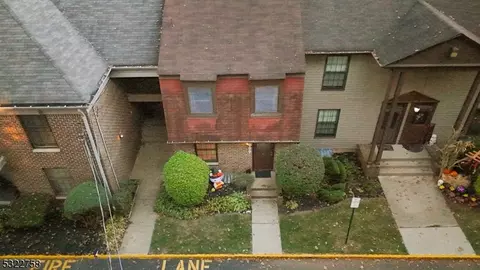 324 Gill Ln #4E, Iselin, NJ 08830