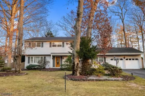 11 Camelot Way, Parsippany-troy Hills Twp, NJ 07054