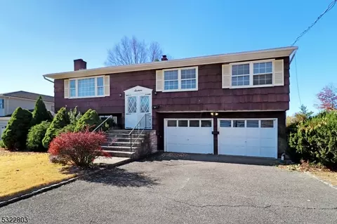 16 Klinger Rd, East Hanover, NJ 07936