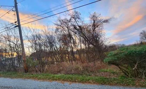 44 Fernwood Rd, Wantage Twp, NJ 07461