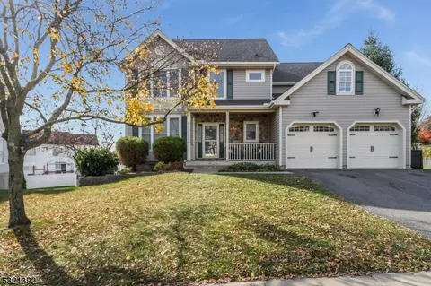 25 Haze Way, Phillipsburg, NJ 08865