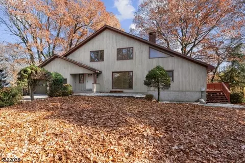 28 Hemlock Rd, Byram Twp, NJ 07821