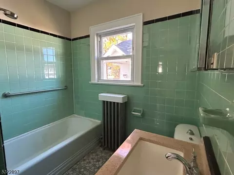 413 Harris Ave, Middlesex, NJ 08846 photo 9