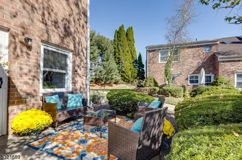 14 Wareham Ct, Scotch Plains, NJ 07076