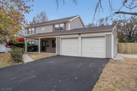 2 Buttonwood Dr, Franklin Twp, NJ 08873