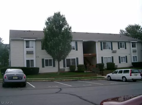 44 Bolton Ct, Somerset, NJ 08873