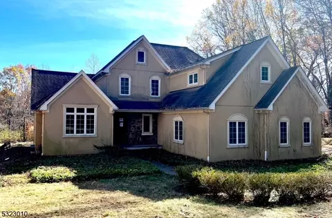 15 Cliffwood Rd, Chester, NJ 07930