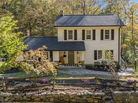 443 Cokesbury Rd, Annandale, NJ 08801