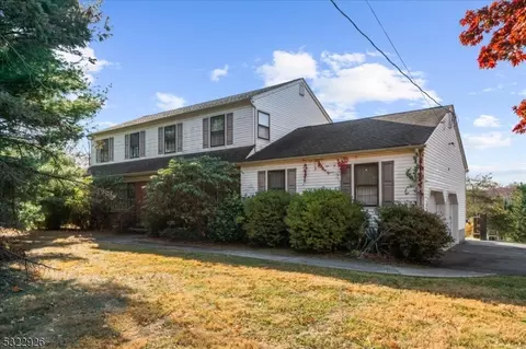 498 Mechlin Corner Rd, Alexandria, NJ 08867