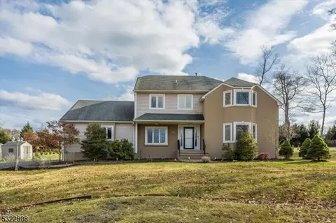 20 Alexandria Dr, Roxbury Twp, NJ 07876