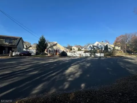 153 Ryerson Ave, Wayne, NJ 07470