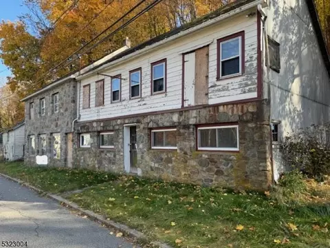 247 Main St, Frelinghuysen, NJ 07825
