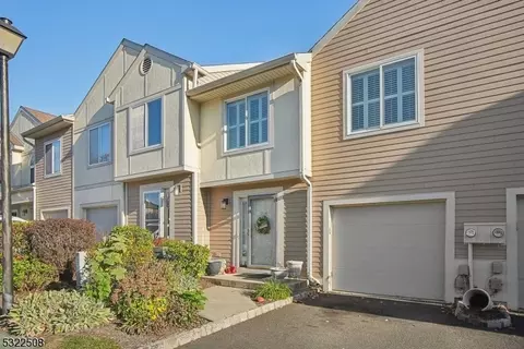 1104 Park Pl, Springfield, NJ 07081
