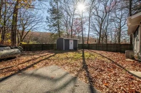 4 Papscoe Rd, West Milford Twp, NJ 07421 photo 17