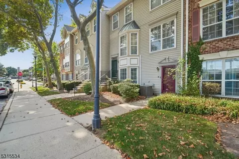 75 Howard St, Newark, NJ 07103