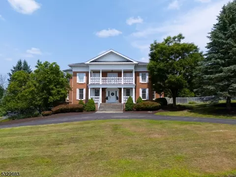 11 Charles Ct, Clinton Twp, NJ 08801