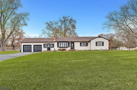 282 Hickory Corner Rd, Milford, NJ 08848