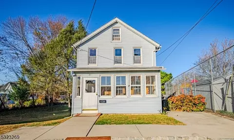 21 Central Ave, Rockaway, NJ 07866