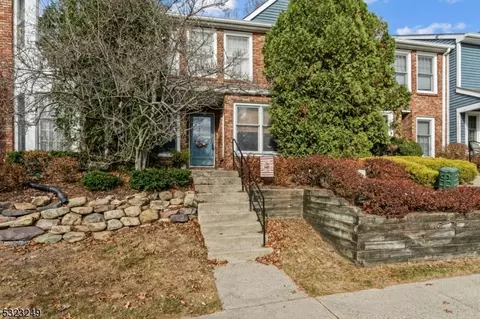 117 Hawthorne Ct, Rockaway, NJ 07866