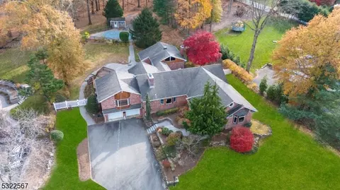 256 Brookside Ave, Wyckoff, NJ 07481