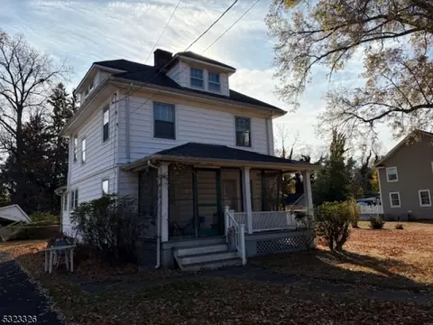 328 Beechwood Ave, Middlesex, NJ 08846