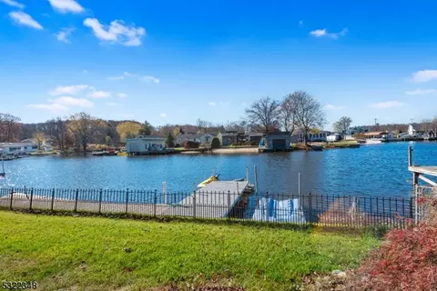 78 Brady Rd, Jefferson, NJ 07849
