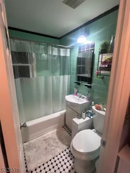 740 E 2nd Ave, Roselle, NJ 07203 photo 6