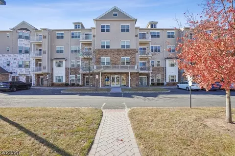 222 Luca Dr, Piscataway, NJ 08854