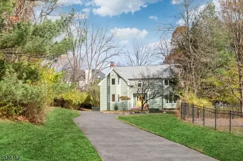 4 Asa St, Montville, NJ 07045