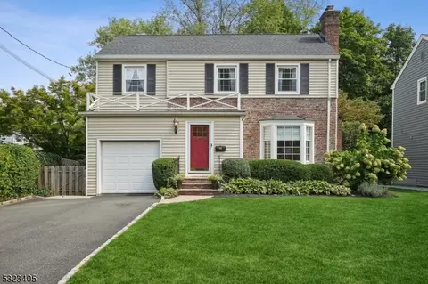 30 Lewis Dr, Springfield, NJ 07081