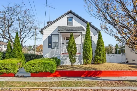 139 5th Ave, Hawthorne, NJ 07506