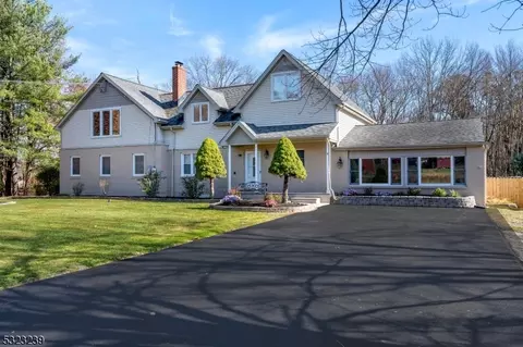 208 Fairmount Rd, Washington Twp, NJ 07853