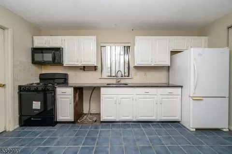 408 Westgate Dr, Edison, NJ 08820 photo 9